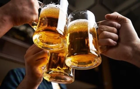 Rượu bia khiến tình trạng bệnh nhân thêm trầm trọng