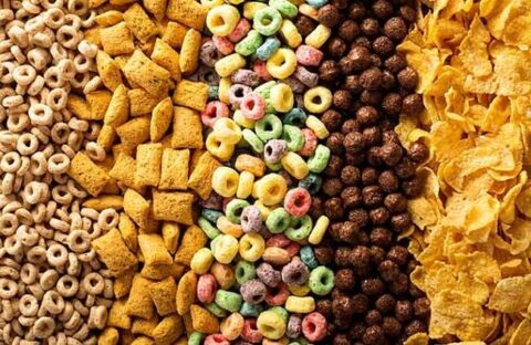 Các loại thực phẩm chứa lượng đường cao như bánh kẹo, mứt,... tạo môi trường thuận lợi cho tế bào ung thư phát triển