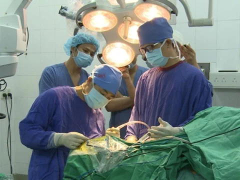 Phẫu thuật giúp loại bỏ khối u ác tính ở não