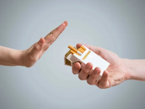 Hút thuốc lá là nguyên nhân chính dẫn tới ung thư phổi